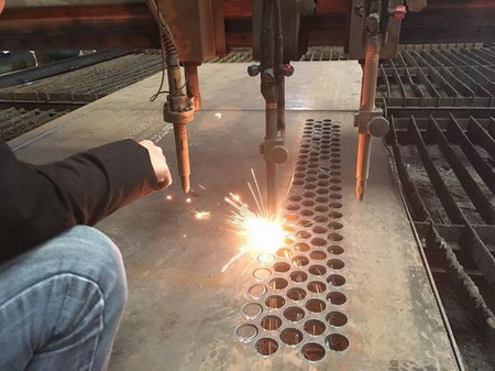 鋼結構加工制孔的方法